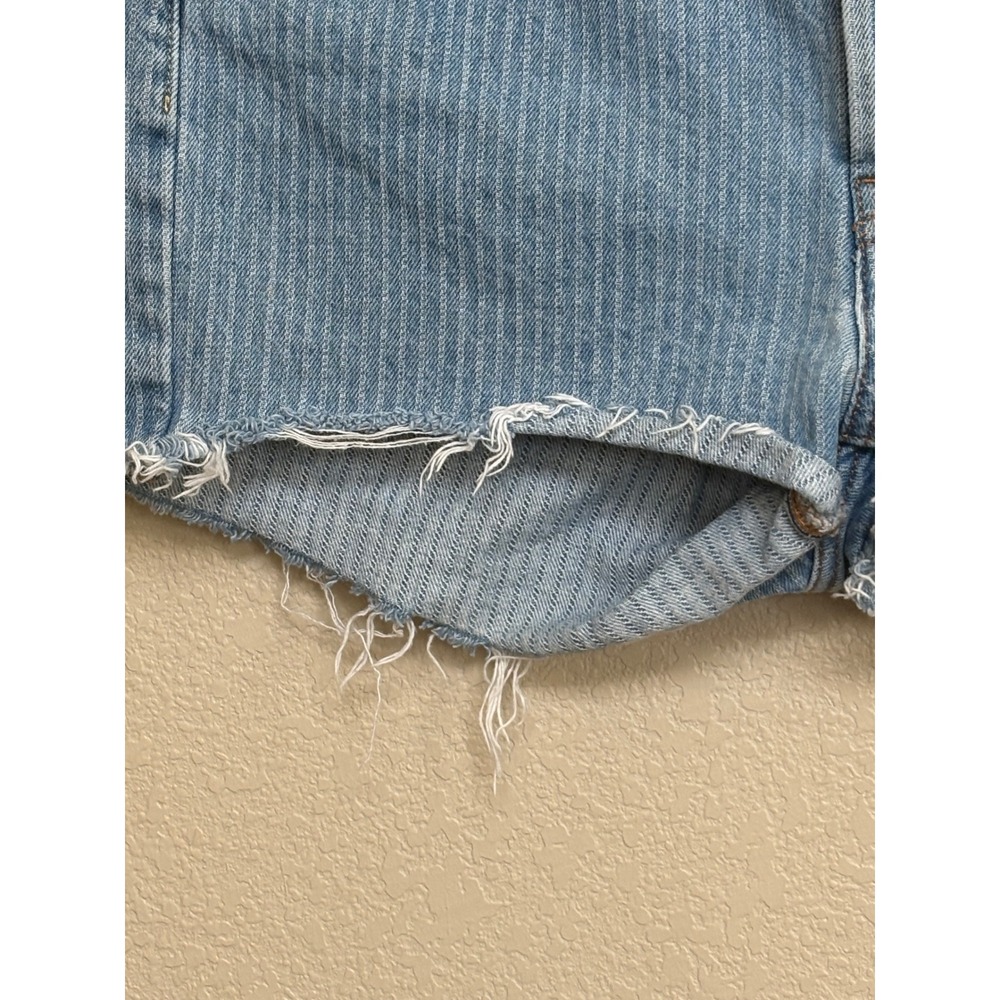 Levi's 501 Original High Rise Denim Shorts Light Wash Blue Pinstripe W29 - Picture 5 of 10